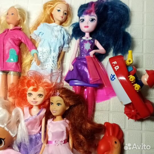 Куклы и игрушки разные пакетом