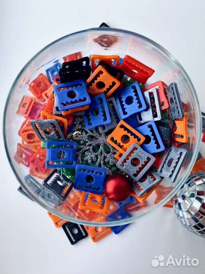 Клипсы застежки на шлем вратарский