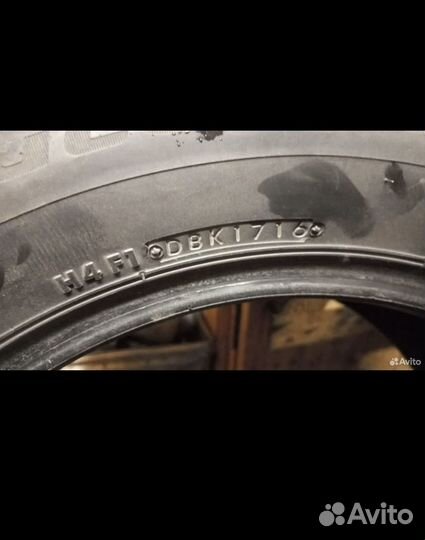 Bridgestone Blizzak Spike-02 215/60 R16