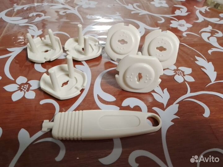 Заглушки для розеток 2 компл