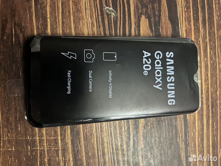 Samsung Galaxy A20e, 3/32 гб