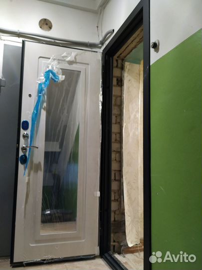 Дверь входная теплая с зеркалом металлическая