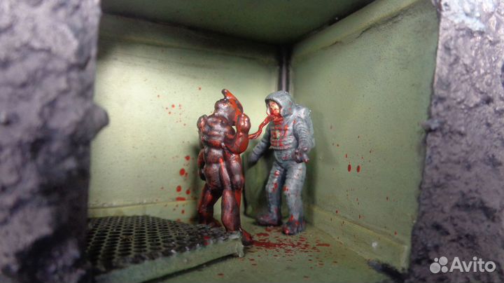 Диорама неизвестной планеты. Космонавты, Пришелец