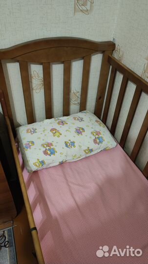 Детская кроватка с ящиком и матрасом