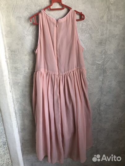 Платье с поетками