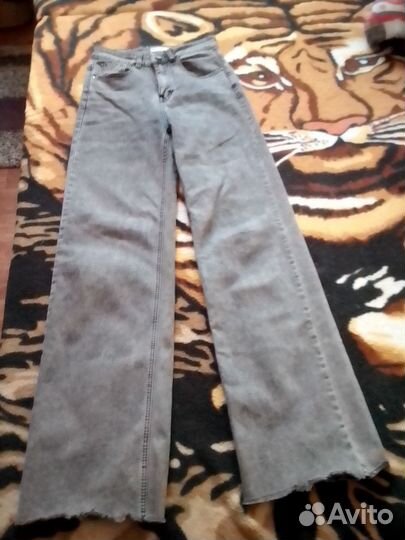 Джинсы