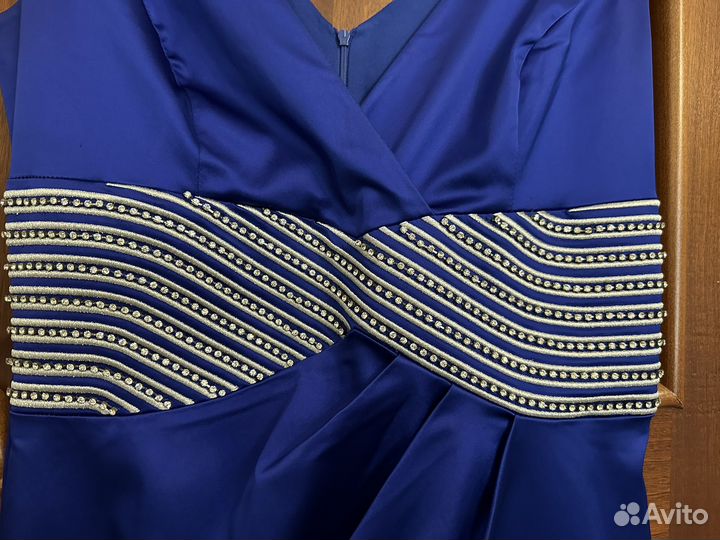 Вечернее платье атласное со стразами