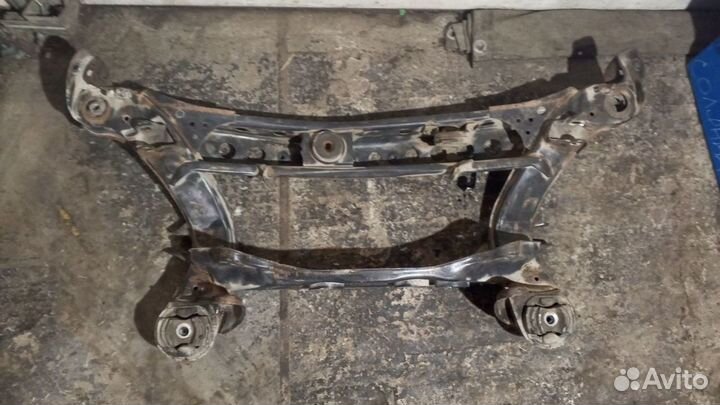 Подрамник задний Mercedes-Benz E W210 3.2 M112