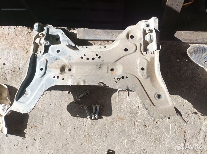 Подрамник, Peugeot 308