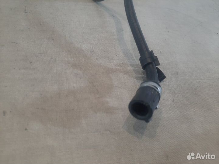 Трубка вентеляционная Mercedes Gla180 X156 270.910