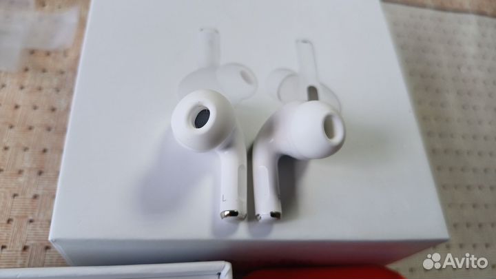 Беспроводные наушники apple airpods Model A2083