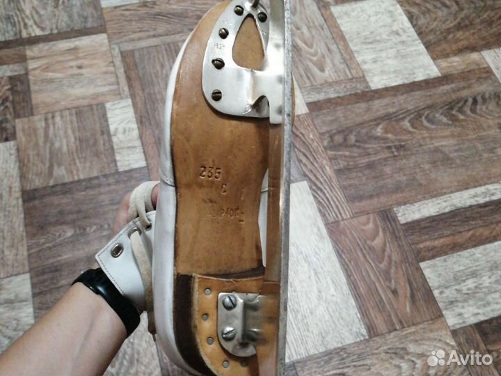 Коньки фигурные 36 размер