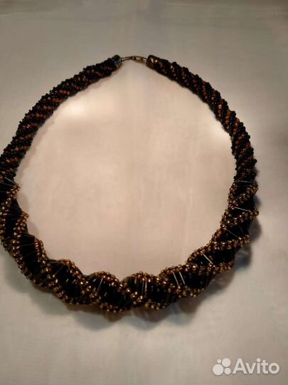 Колье из бисера