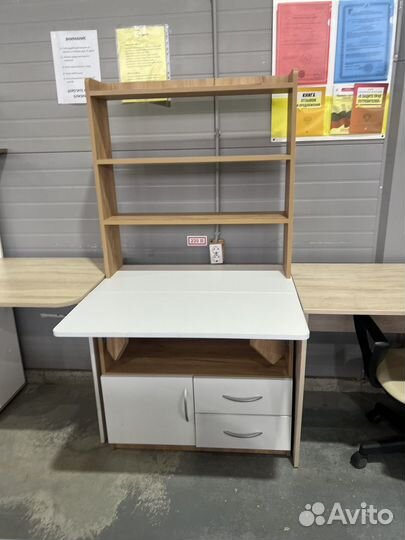 Школьный уголок