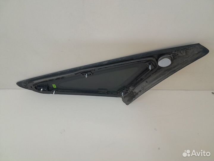 Стекло кузовное глухое левое Hyundai Sonata 7 LF 2