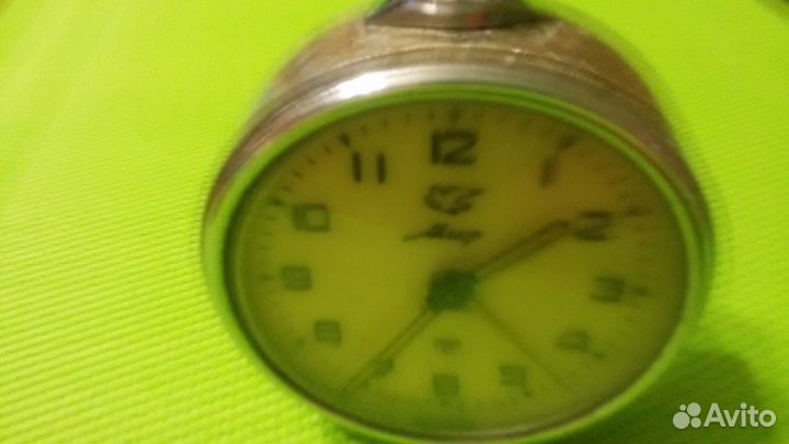 Будильник механический Мир с голубем 57 г