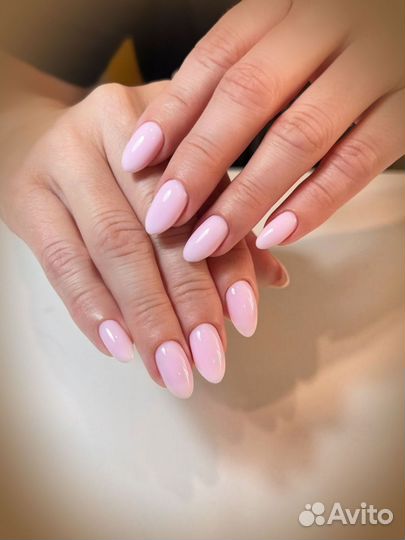 Модель на маникюр и педикюр