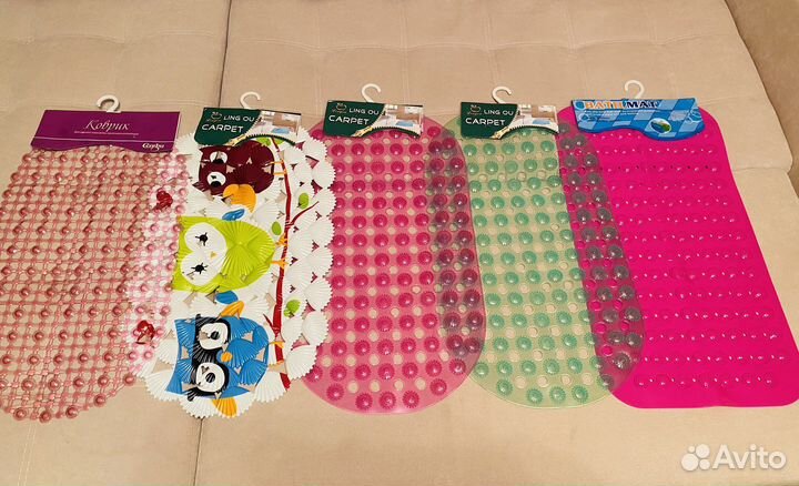 Противоскользящий коврик в ванну