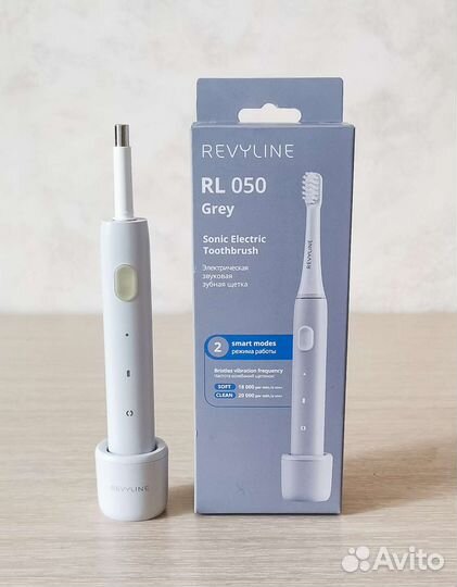 Электрическая зубная щетка Revyline RL 050