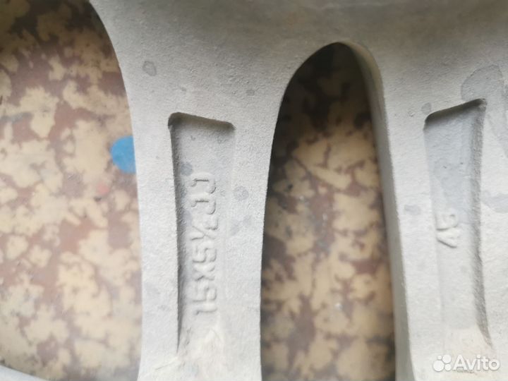 Продам комплек литых дисков