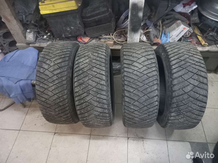 Goodyear Ultragrip Ice Arctic 205/55 R16