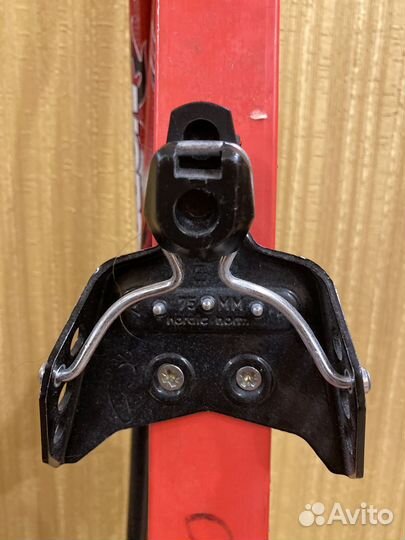 Беговые школьные лыжи и ботинки в комплекте