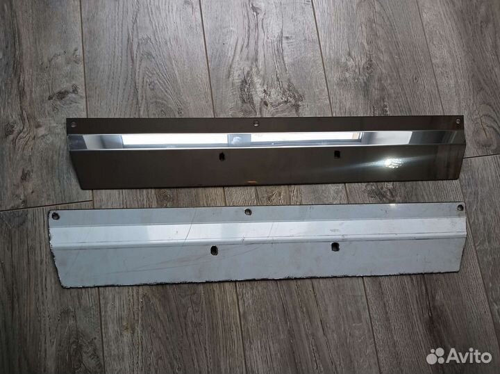 Зеркальная накладка на радиатор газ 31105 Волга