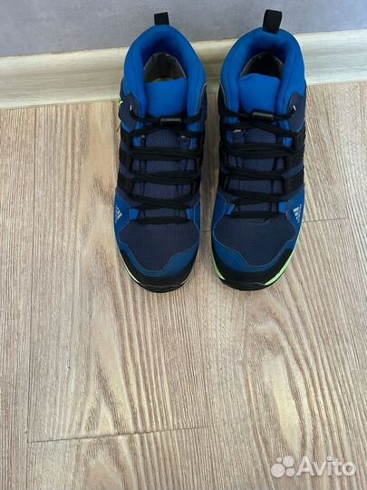 Кроссовки adidas