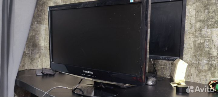 Монитор Samsung 20 PU20WS