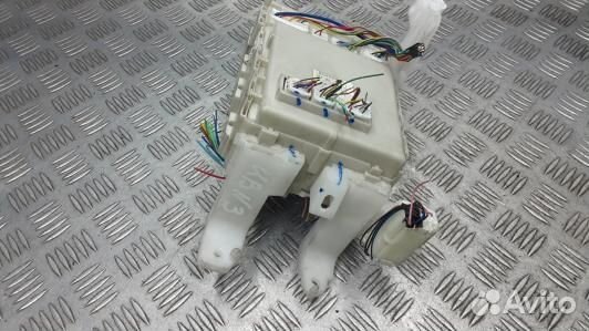 Блок предохранителей toyota avensis T27 (UBN03M101