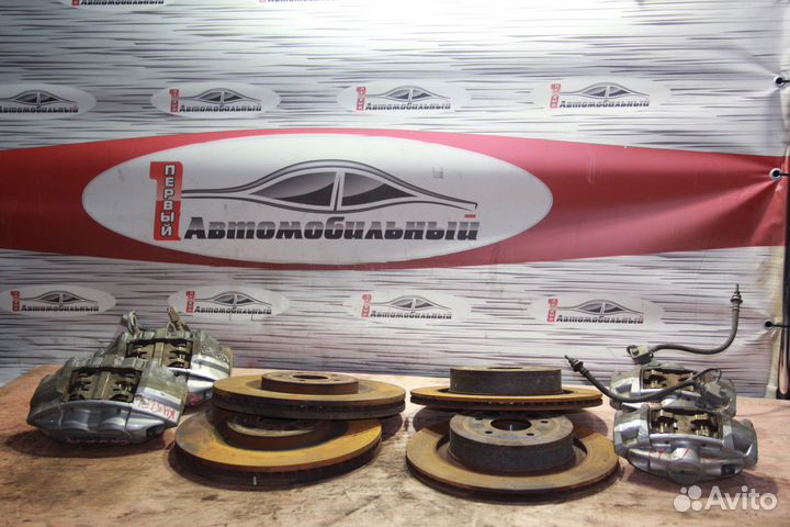 Суппорт c Nissan Fuga KY51 VQ37VHR