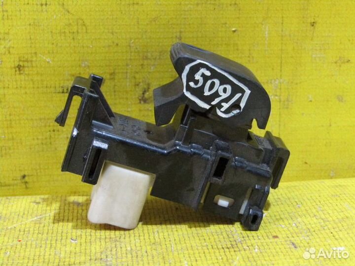Кнопка стеклоподъёмника Toyota RAV-4 13-19 г 5091