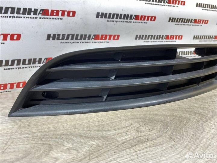 Решетка противотуманной фары левая Volkswagen