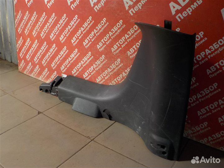 Обшивка багажника задняя правая LADA Largus R90