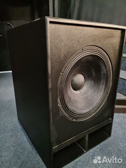 Акустическая система JBL для залов