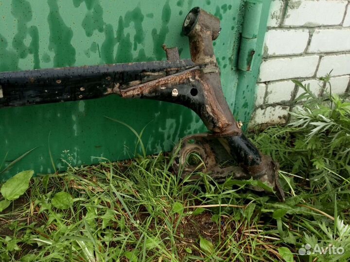 Задняя балка