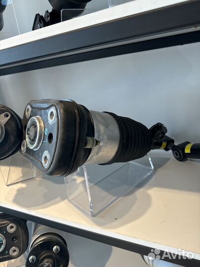 Задний правый пневмо баллон X7