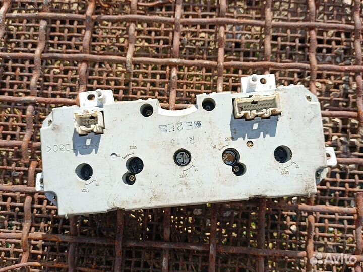 Блок управления климат-контролем Mazda 6