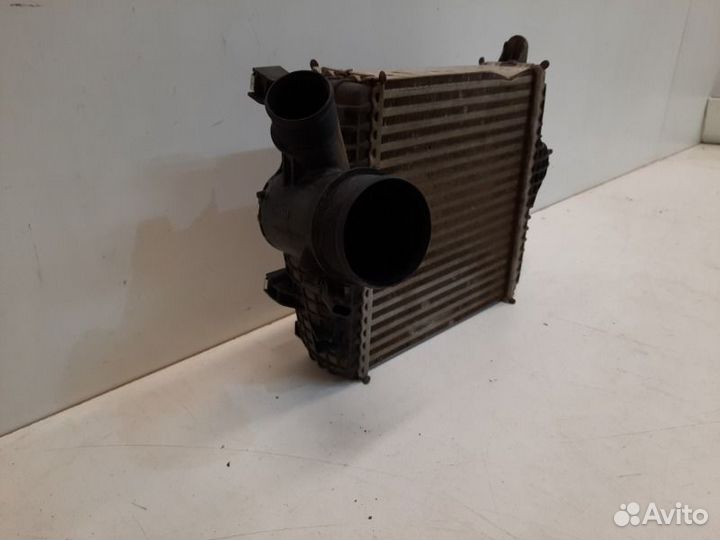 Интеркулер левый Porsche Cayenne 3 2018-2021