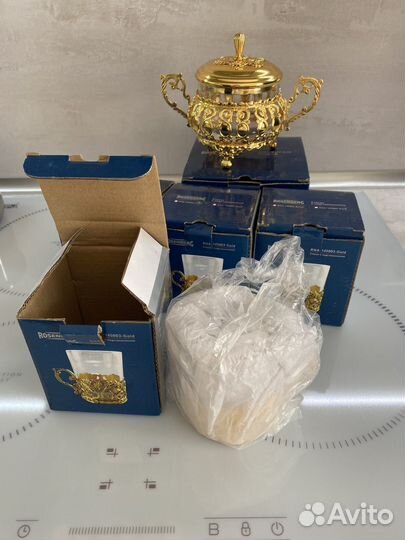 Набор стаканов с подстаканниками и сахарница