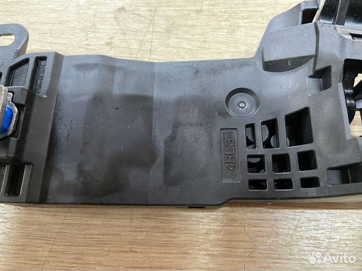 Кронштейн ручки задней левой Toyota RAV XA50