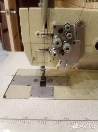 Двухигольная швейная машина
