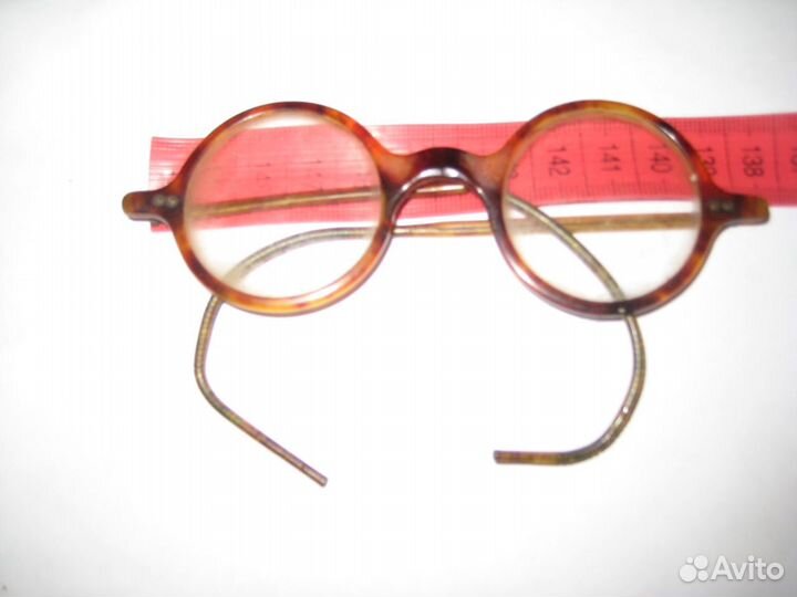 Очки старинные ботаника