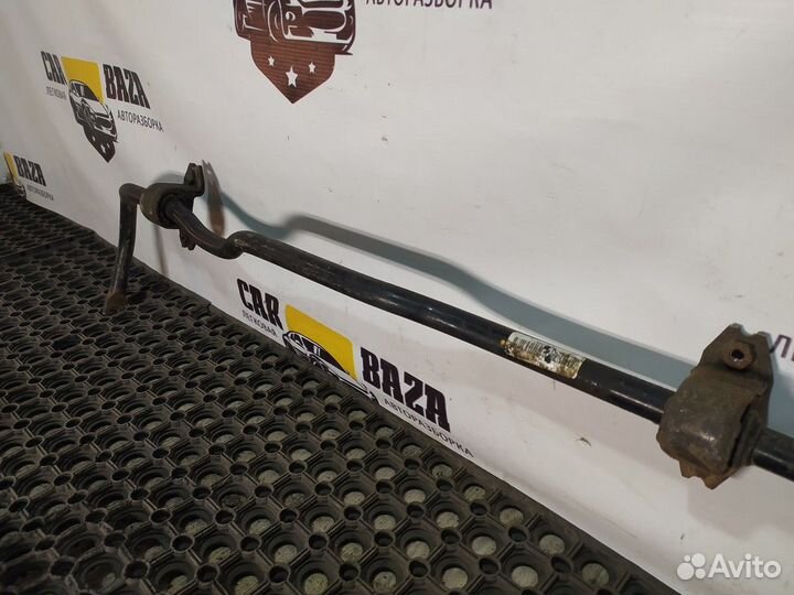 Стабилизатор передний