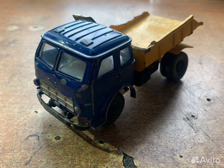 Грузовики 1:43 на запчасти