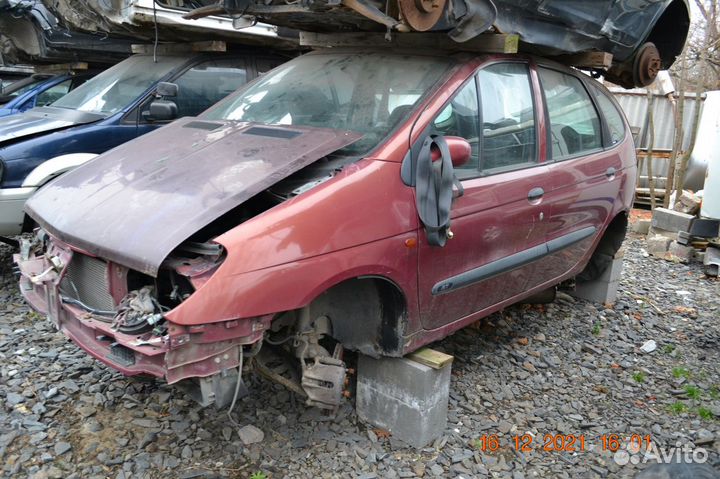 Renault Megane Scenic 1 2001 г в Распил