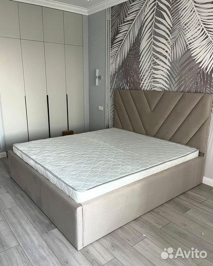 Кровать двуспальная