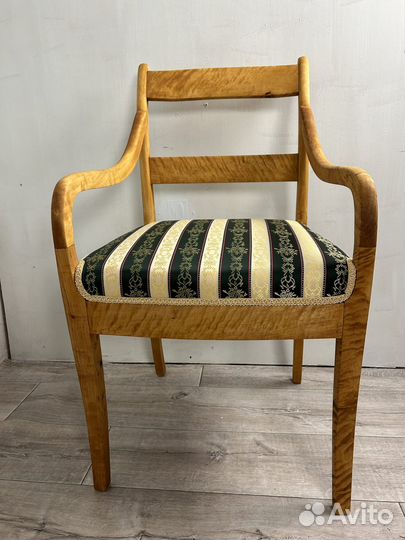 Кресло и столик Karl Johan