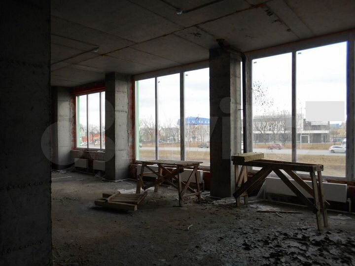 Сдам торговое помещение, 272 м²