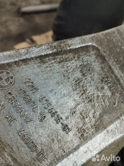 Кронштейн двигателя правый BMW 7 Е65 бмв 7 Е65 Е66